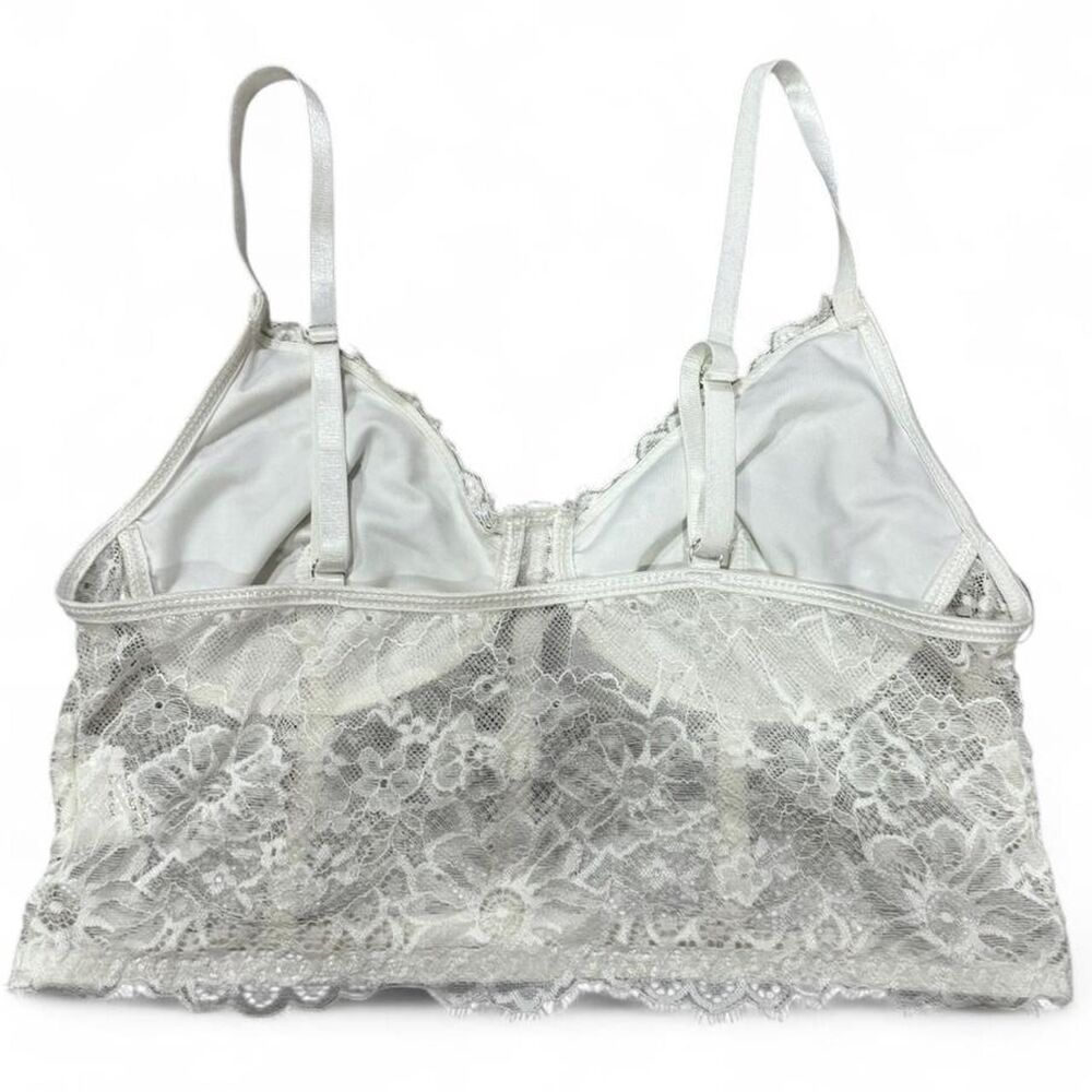 White Top - Picture 2 of 6